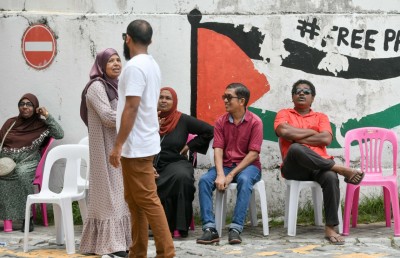 އެމްޑީޕީން ގުރައިދޫ ގޮނޑި ކާމިޔާބުކުރީ ނުފޫޒު ފޯރުވައި މިލިއަނުން ފައިސާ ބަހައިގެން: އާދަމް ޝަރީފް