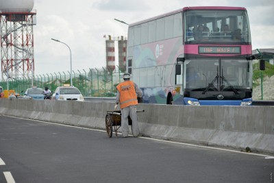 ހައިވޭ ޑިވައިޑަރުތައް ކޮންކްރީޓަށް ބަދަލުކުރަން ފަށައިފި