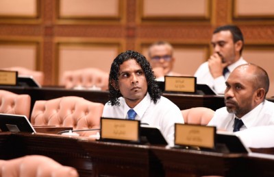 މަޖިލިސް ޗުއްޓީއަށް ދިއުމުގެ ކުރިން ފަނޑިޔާރުގެ ސާފުކުރަން ގޮވާލައިފި