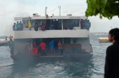 ރަށަށް ތިޔަ ދަނީ ބަލި ވެސް ހިފައިގެން