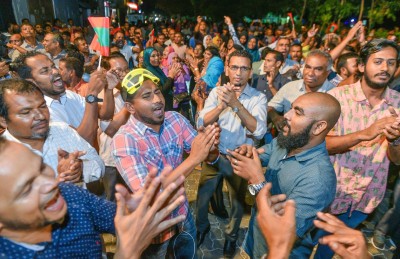 ރާއްޖޭގެ ޑިމޮކްރެސީއަށް މިވަނީ ކިހިނެއްް؟