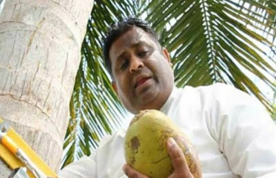 ކާއްޓާ ބެހޭ ގޮތުން މީޑިއާއާ ބައްދަލުކުރަން ލަންކާގެ ވަޒީރަކު ރުކުގައި