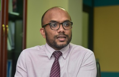 މިހާރު އިންވެސްޓު ކުރެވެން އޮތީ ދަރަންޏަށް ފައިސާ ނަގައިގެން: އަމީރު