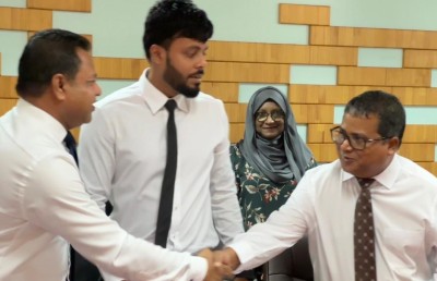 ފަސް ރަށެއްގައި 25 ޓަނުގެ އައިސްޕްލާންޓް ބަހައްޓަން ފެނަކައާ ހަވާލުކޮށްފި