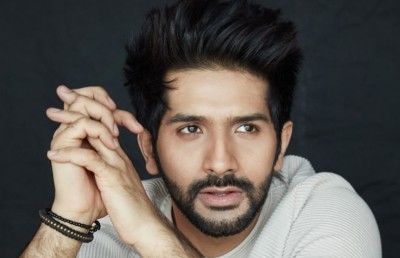 "ދަ ލާސްޓް ޝޯ" ގެ ކާސްޓަށް ވަރުދާން ޕޫރީ