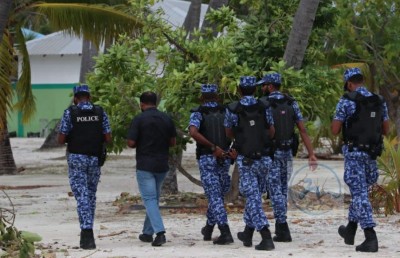 ޓެރަރިސްޓް ޖަމާއަތަކަށް ތާއީދުކުރުމުގެ ދައުވާލިބޭ ހަ މީހުން ބަންދުން ދޫކޮށްލައިފި
