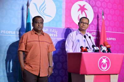 ކާރިސާއެއް މެނޭޖު ކުރުމުގެ ގާބިލް ކަމެއް މި ސަރުކާރުގެ ނެތް: އާދަމް ޝަރީފް