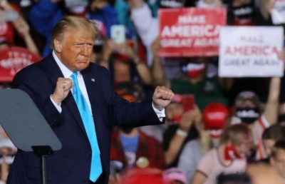 ޓެކްސްގެ ގޮތުގައި 2016 ގައި ޓްރަމްޕް ދެއްކެވީ 750 ޑޮލަރު