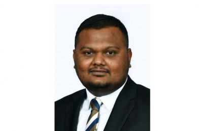 ޔޫތު މިނިސްޓްރީގެ ޑެޕިއުޓީ މިނިސްޓަރަކަށް އަޒްމޫން