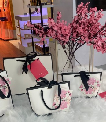 ލެކިއުޓުން މައިންގެ ދުވަހަށް ހަދިޔާ: ހާއްސަ ޕްރޮމޯޝަނަކާއި އޮފާތަކެއް