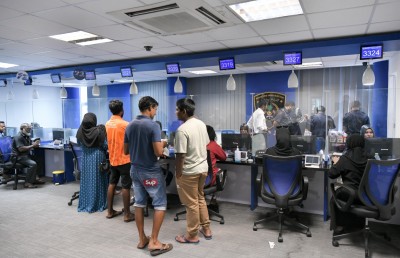 ޗުއްޓީއާ ދިމާކޮށް ޕާސްޕޯޓު ހިދުމަތަށް އަނެއްކާވެސް ބާރު ބޮޑުވެއްޖެ
