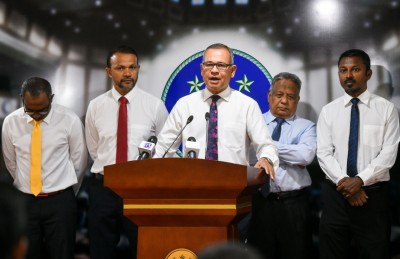 ޝާހިދުގެ އިތުބާރު ނެތް މައްސަލަ އަނބުރާ ގެންދިޔައީ އިތުރު މެމްބަރުން ސޮއިކުރަން: އިދިކޮޅު