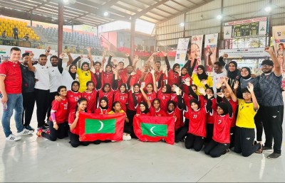 ޒުވާން އަންހެން ދެ ޓީމު ވެސް ހޭންޑްބޯޅައިން މެޑަލް ހޯދައިފި