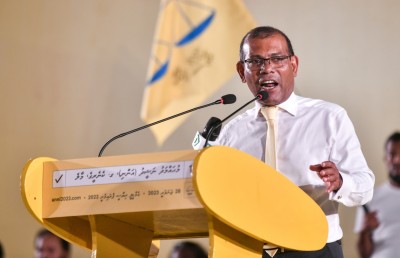 12 މެމްބަރުން އެމްޑީޕީ ދަފްތަރުން އުނި ކުރަން ނަޝީދު ދެކޮޅު ހައްދަވާތީ މަޖިލިސް ހޫނުވެއްޖެ!