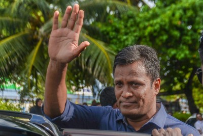 ޕޮލިސް ކޮމިޝަނަރުގެ މަގާމުގައި ހަމީދު ހުރެ އެމްޑީއެން މައްސަލަ ބެލުން ފުށުއަރާ: އުމަރު
