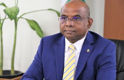 ޝާހިދުގެ އިތުބާރު ނެތްކަމުގެ މައްސަލަ އަލުން މަޖިލިހަށް ވައްދައިފި