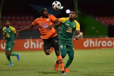 ދަ ގްރާންޑޭއިން ގްރީން ހިފެހެއްޓި އިރު އީގަލްސްއިން މާޒިޔާގެ ރެކޯޑަށް ނިމުން ގެނެސްފި