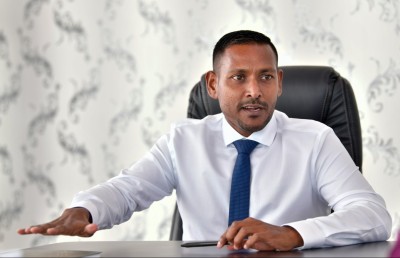ޕީޖީގެ ޔަގީންކަން: އަދީބުގެ އެއްބަސްވުމުން ގެއްލުމެއް ނެތް، ފައިސާ ހޯދޭނެ