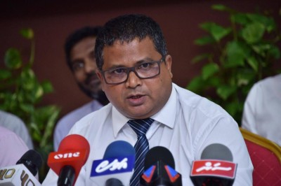 ނައިފަރުގެ ފެނާއި ނަރުދަމާ "ފިނިހަކަ ދުވެލީގައި"
