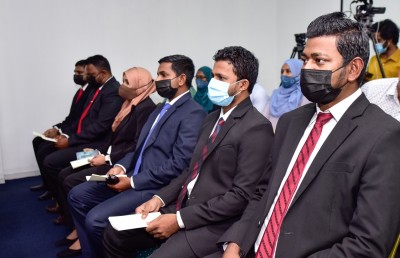ސީރިއަސް މައްސަލައެއް: ޝަރުއީ ދާއިރާގެ އިސް މަގާމުތަކަށް މީހުންނެއް ނުވޭ!