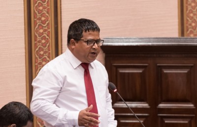 ދެއްވި ޖަވާބާމެދު ނުރުހި، ނަޝީދު ވިދާޅުވީ މަޖިލީހުގެ މަސައްކަތަށް ފިޝަރީޒް މިނިސްޓަރު ހުރަސްއަޅާ ކަމަށް