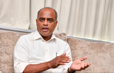 އުއްމީދުގެ ހުޅުކޮޅު، ރާއްޖޭން އައިވީއެފް!