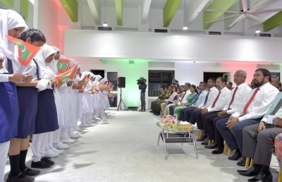 ތިޔައީ އަންހެން ކުއްޖެއްނު، ތިކަމެއް ނުވާނެ!