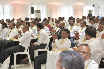 އިދިކޮޅަށް ހިތްވަރު ލިބޭނެ ހިޔާލެއް ފާޅު ނުކުރަން އެމްޑީޕީ މެންބަރުންނަށް އަންގައިފި