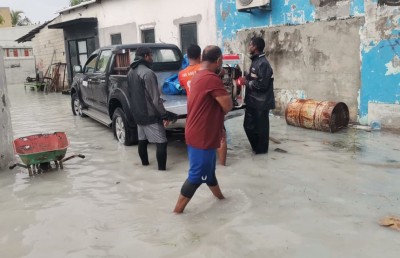 ތިން ގަޑިއިރުން ނައިފަރު ފެނު އަޑީގައި