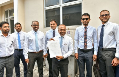 ޑިމޮކްރެޓްސް އިން އެމްޓީޑީގެ ނަމާއި ކުލަ ކޮޕީކުރި ކަމަށް ތުހުމަތުކޮށްފި