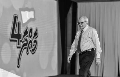 މައުމޫންގެ މަޑުމަޑުން ފަނޑުވި ސިޔާސީ ހަޔާތުން އެތައް އިބުރަތެއް