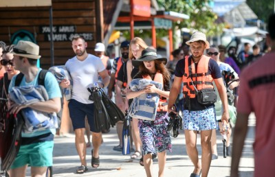 ޓޫރިސްޓުންގެ އަދަދު މި އަހަރު ފުރަތަމަ ފަހަރަށް ދަށަށް