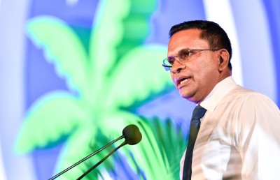 "އުޖާލާ ޒަމާން" ސްލޯގަންއާ އެކު ނާޒިމަށް އެމްއެންޕީގެ ރިޔާސީ ޓިކެޓް ހަވާލުކޮށްފި