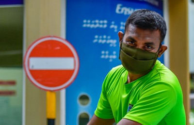 ގެސްްޓުހައުސް ހިންގާ ރަށްތަކަށް މާސްކު ހަދިޔާކުރަނީ