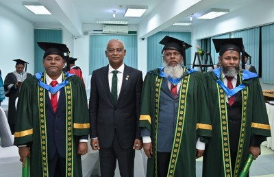 ރައީސްގެ އަތްޕުޅުން ލޯފަން ތިން ކޮއްކޮއިންނަށް އިމާމުކަމުގެ ޑިގްރީ ސެޓްފިކެޓް