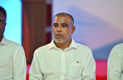 100 ޕަސެންޓް ޔަގީންކަން ދެއްވައި ދޮންބިލެއް ވިދާޅުވީ ހުންނަވާނީ ރައީސާ އެކު ކަމަށް