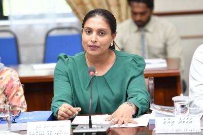 ޓީޗަރުންގެ މުސާރަ ބޮޑުކުރާ އިރެއް ސާފުކުރަން އެޑިއުކޭޝަން މިނިސްޓަރު މާދަމާ މަޖިލީހަށް