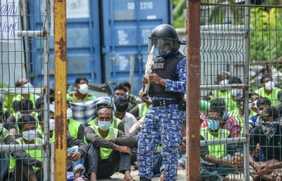 މަސްތުވެގެން ހުރެ ދީނަށް ފުރައްސާރަ ކުރި މީހާ ޑީޕޯޓުކޮށްލައިފި