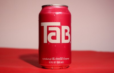 ކޮކަ ކޯލާގެ ބައި ގަރުނުވީ "ޓެބް" ހުއްޓާލަނީ