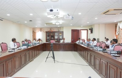 މަޖިލިހުގެ ކޮމިޓީތަކަށް ބަދަލު ނުގެނެވި، މަސައްކަތް ހުއްޓިފައި!