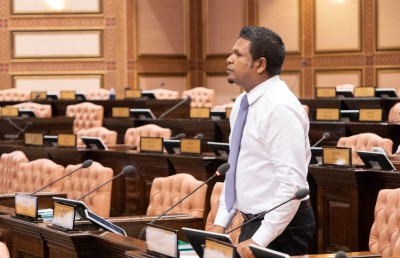 މަޖިލީހުގެ ރިޔާސަތުން ދެއްކި ހުތުރު ނަމޫނާ!