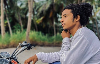 ނައީމާ މަރާލަން ވަނީ ހެޒްމެޓް ސޫޓުގައި, އެކަކު ހުރީ ފާރައަށް