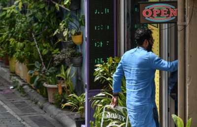ބަދަލު ނުވަނީ ޑޮލަރުގެ އަގު، އަދިވެސް މައްޗަށް!