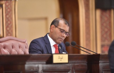 ނަޝީދު، މަޖިލީހުގެ ރިޔާސަތުން ދުރުކުރަން އެމްޑީޕީގެ ޕީޖީން ފާސްކޮށްފި