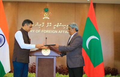 އިންޑިއާގެ އެހީގައި ގިނަ ރަށްތަކެއްގައި ހިންގާ އިޖުތިމާއީ ތަރައްގީގެ މަޝްރޫއުތަކުގެ އެއްބަސްވުމުގައި ސޮއިކޮށްފި
