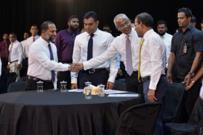 ކޯލިޝަނުން ވަކިވާންޖެހޭ ފަދަ ނިންމުމެއް ރައީސް ނުނިންމަވާނެ: އިމްރާން