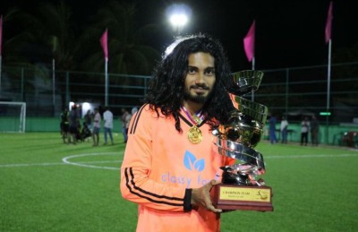 ފުޓްސަލްގެ ތާޖާއި ކިންގުގެ ޓައިޓަލް އަށްވުރެ ޝާކާގެ ހިތްތިރި