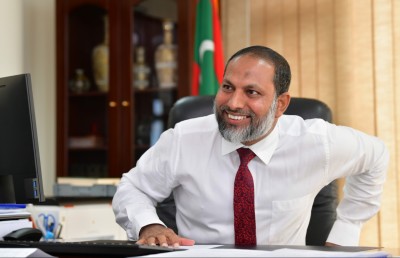 އަދީބު ގެއަށް ބަދަލުކުރީ މެޝިނެއްގެ އެހީގައި ނިދާތީ: އިމްރާން