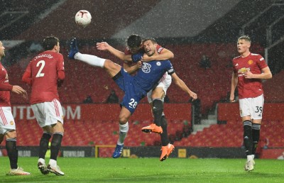 ޔުނައިޓެޑާއި ޗެލްސީ އެއްވަރުވިއިރު، ލިވަޕޫލް ދެ ވަނަ އަށް