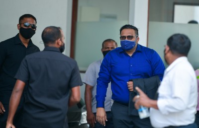 އަދީބު ގެއަށް ބަދަލުކުރީ މެޝިނެއްގެ އެހީގައި ނިދާތީ: އިމްރާން